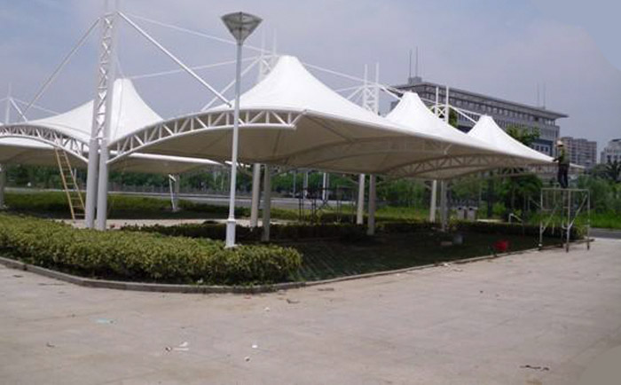 穹頂式停車棚張拉膜結(jié)構(gòu)工程