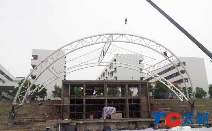 鋼架架構組裝完成