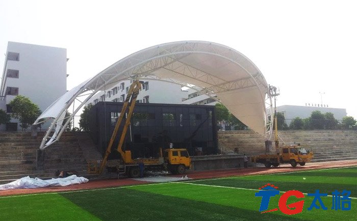 整體架構吊裝完成