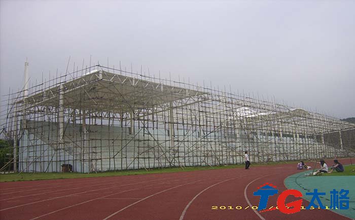寶安公明鎮(zhèn)樓村體育場看臺膜結構工程,