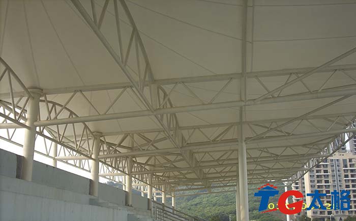 寶安公明鎮(zhèn)樓村體育場看臺膜結構工程,