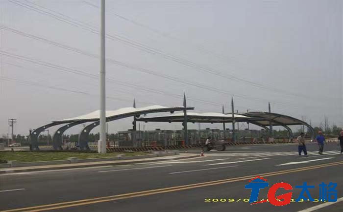  南京眾彩物流園景觀膜結構工程