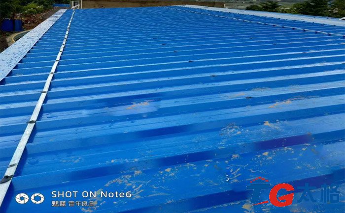 ?？谑形鬯幚韼r棉板雨棚膜結(jié)構(gòu)項(xiàng)目