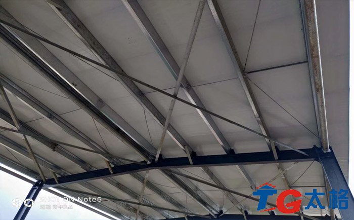 ?？谑形鬯幚韼r棉板雨棚膜結(jié)構(gòu)項(xiàng)目