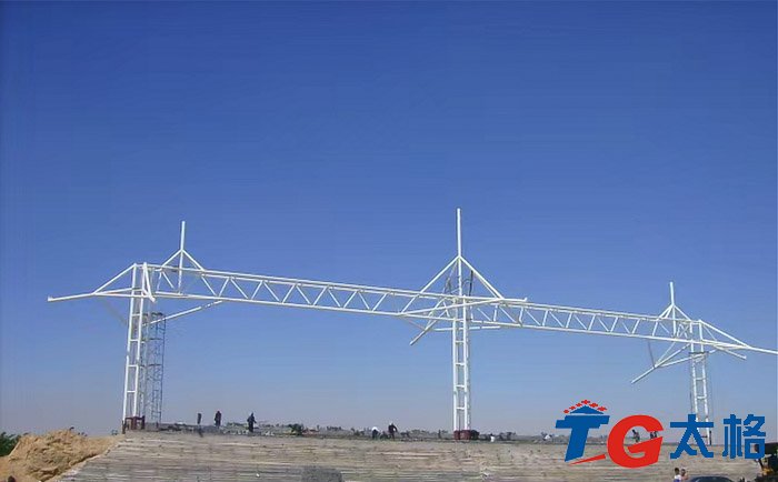 內蒙古烏海市烏達區膜結構看臺項目工程的鋼架結構完成