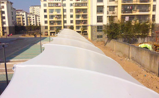 剛剛除塵完畢的膜結構建筑