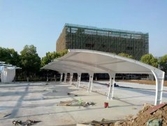 膜結<font color='red'>停<font color='red'>車棚</font></font>鋼結構生銹如何處理