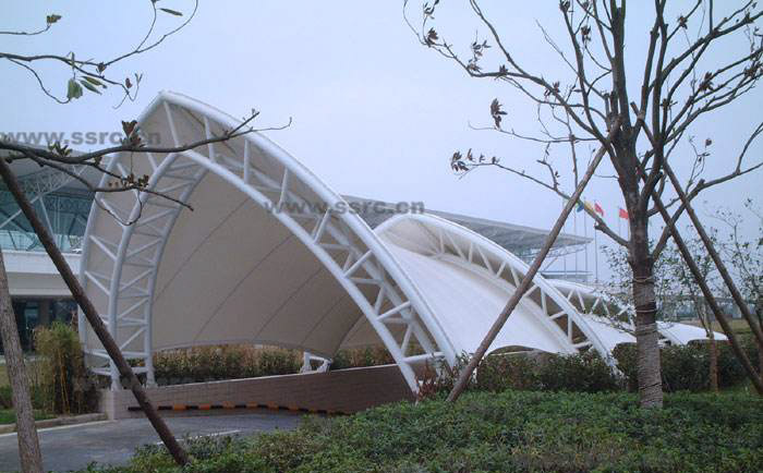 膜結構出入口 地下停車場的膜結構出入口建筑