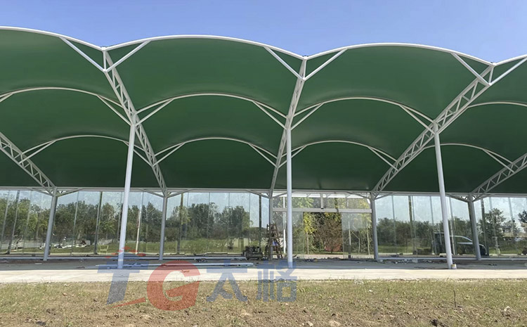 南陽科技技術學院高爾夫發球臺膜結構工程